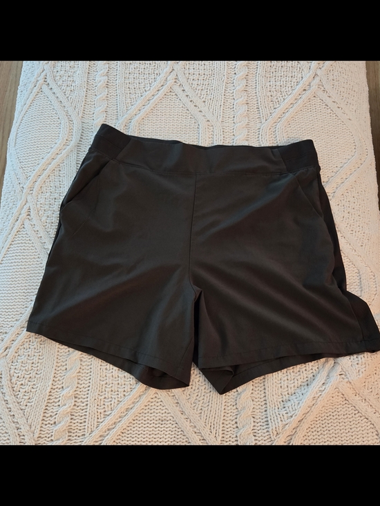 SoundStyle Pants - Women’s Olive Athletic Shorts L